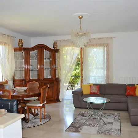 Apartment Rosa *